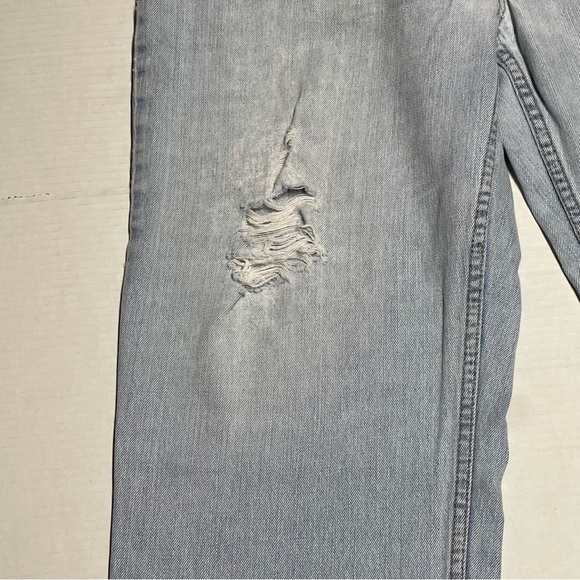 Vintage Levi's Men's 550 Classic Light Blue Relaxed Jeans - Picture 6 of 12